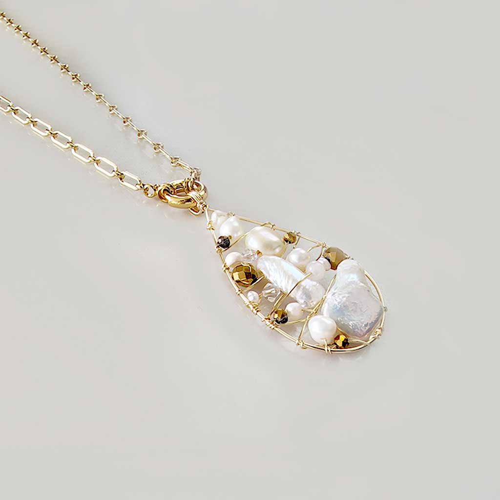 Pearl Pendant Long Necklace